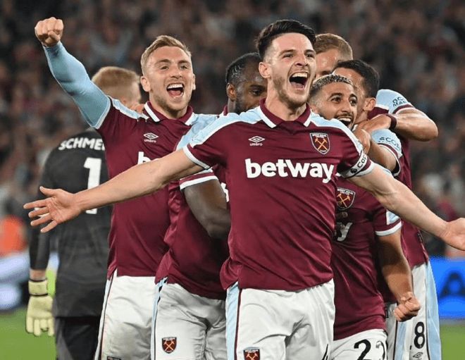 芒特传射建功当选最佳，曼联4比1大胜狼队